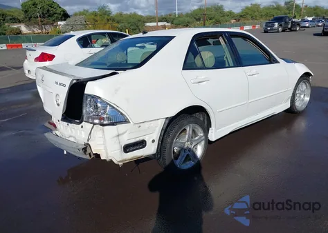 2002 Lexus Is 300 Base W/5-Speed Manual из США, поврежденный, VIN JTHBD192720049396